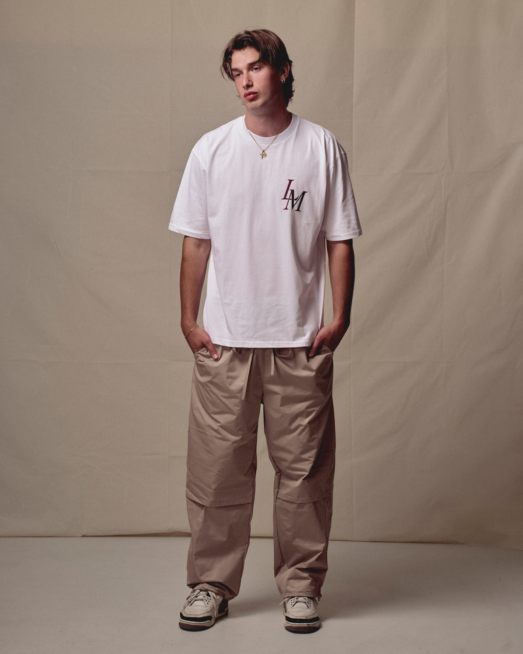 WHITE TEE "E SE IL VERO LUSSO FOSSE LA PACE"