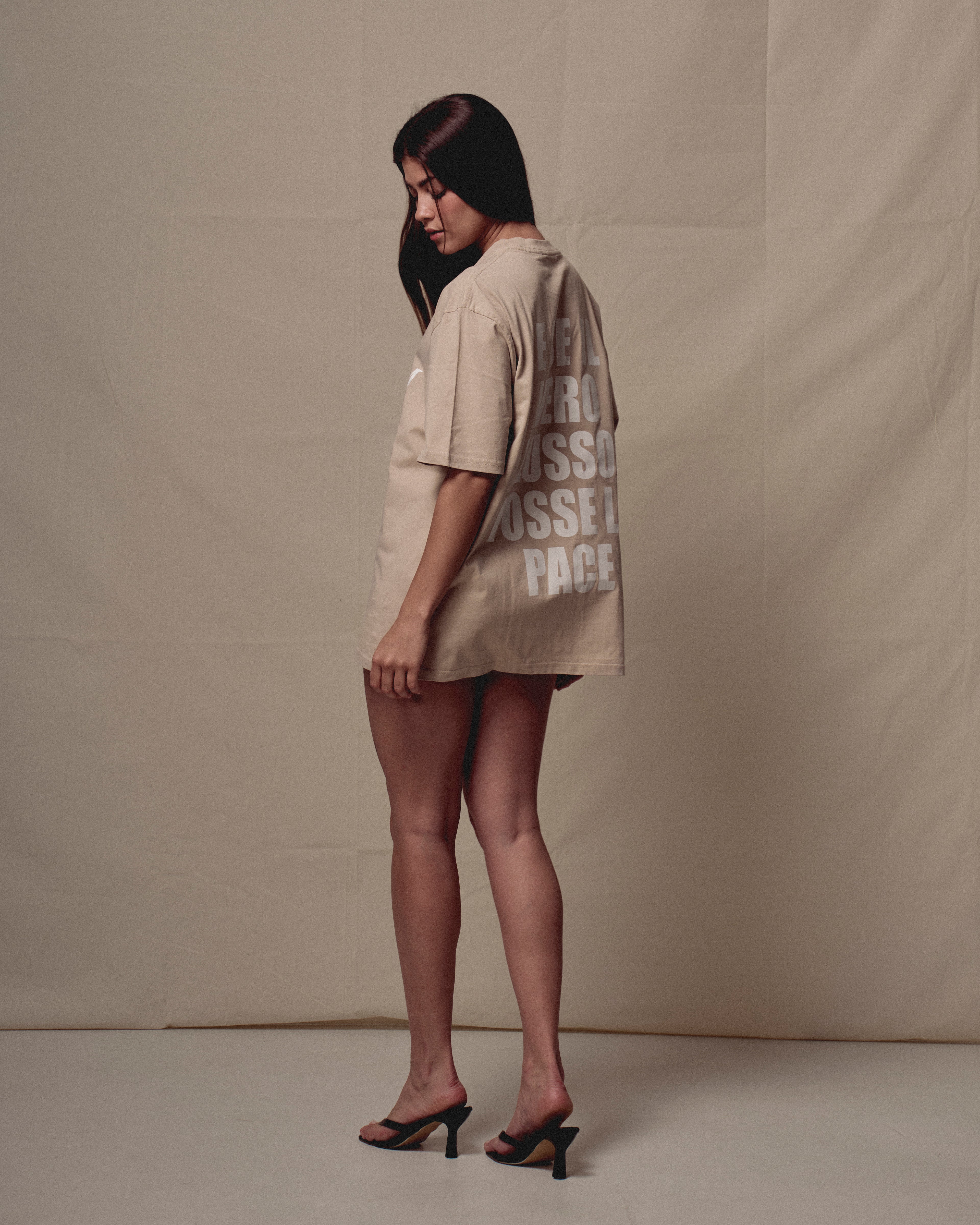 BEIGE TEE "E SE IL VERO LUSSO FOSSE LA PACE"