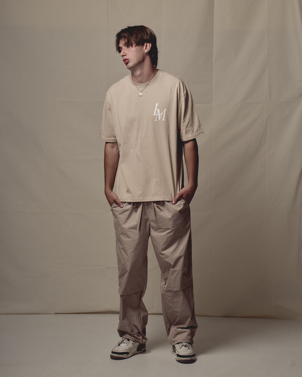 BEIGE TEE "E SE IL VERO LUSSO FOSSE LA PACE"