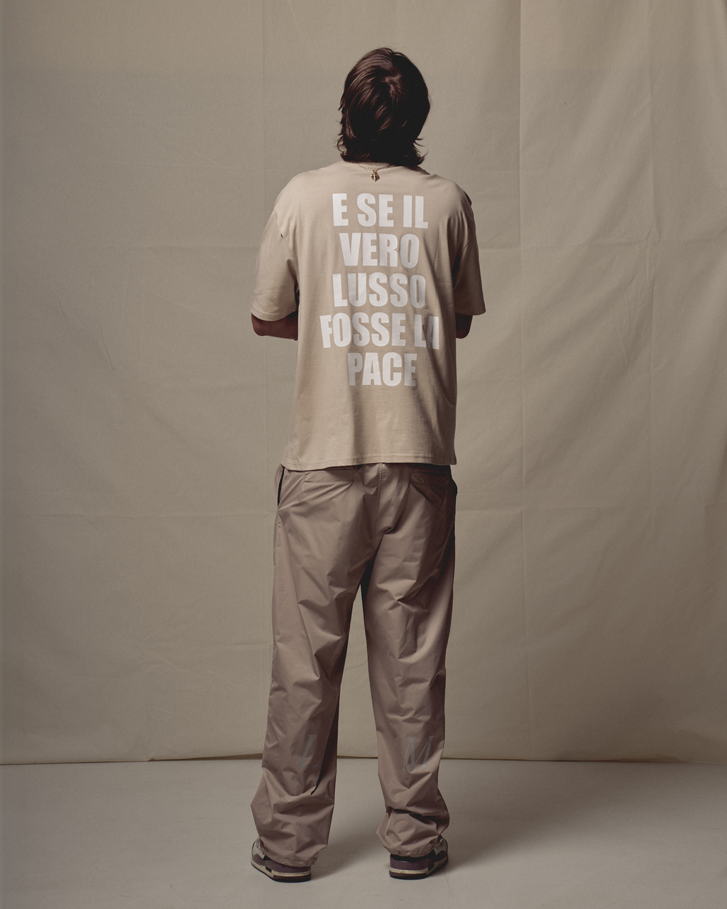 BEIGE TEE "E SE IL VERO LUSSO FOSSE LA PACE"